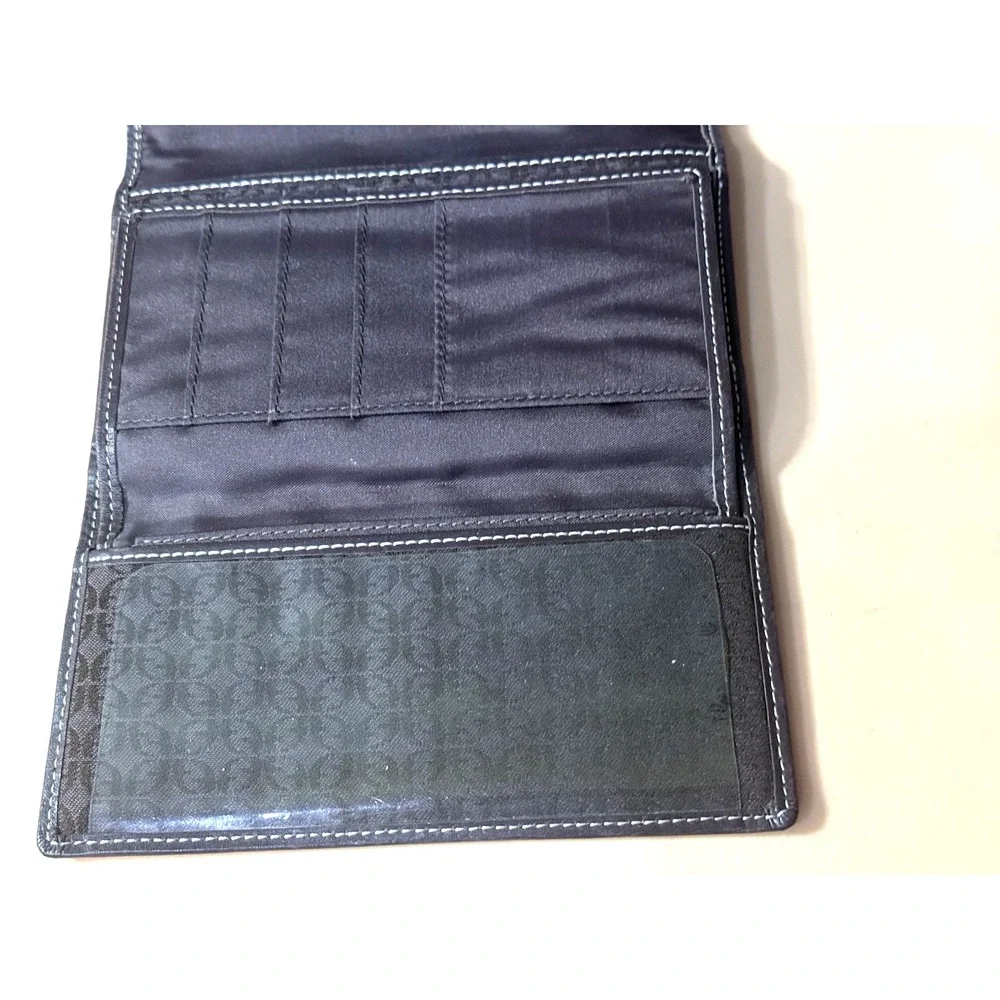Fossil tri fold